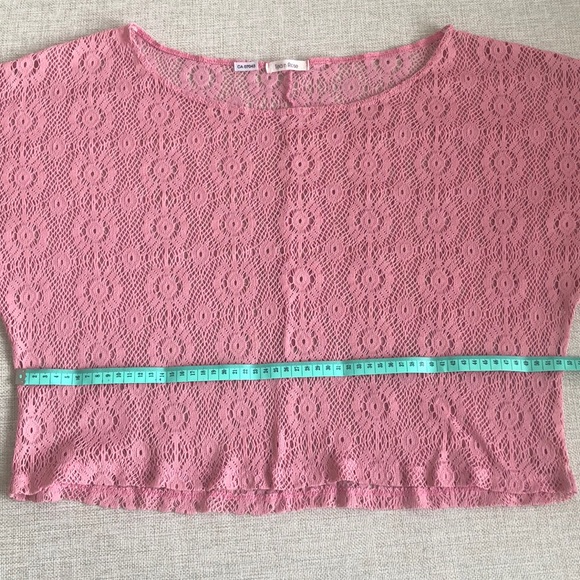 Tea n Rose Crochet Look Top - Picture 11 of 14